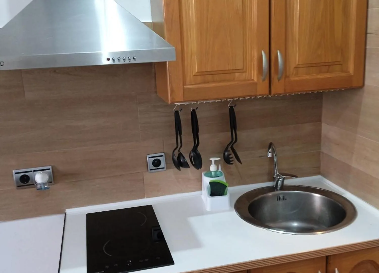 ホームステイ Estudio Con Cocina Y Bano Privado マラガ