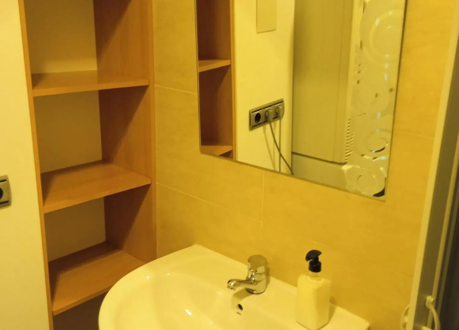 Estudio Con Cocina Y Bano Privado マラガ ホームステイ